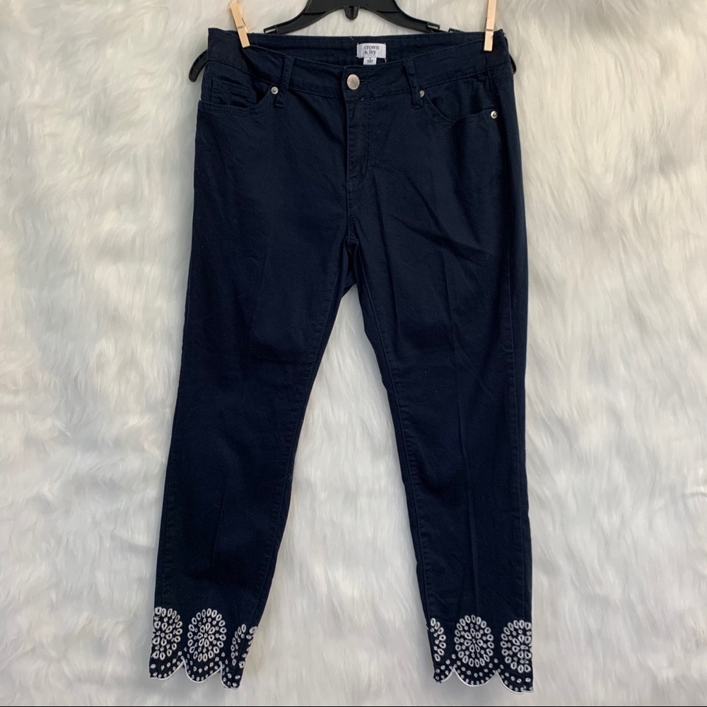 Crown & Ivy cropped pants with eyelet detail